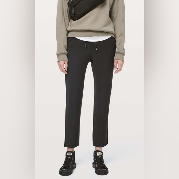 Lululemon Pants - Lululemon | On The Fly Pants Woven | Black‎ | Size 2 | Excellent Condition!!